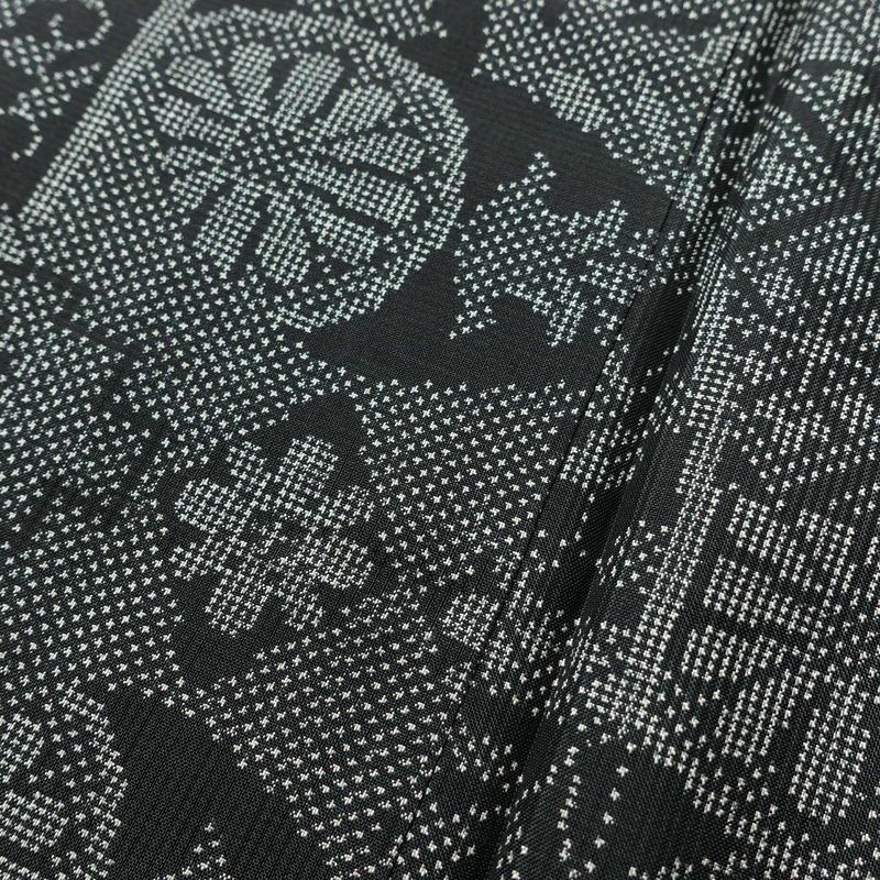 紬 正絹 木の葉・植物柄 袷仕立て 身丈155.5cm 裄丈63.5cm リサイクル着物 着物 黒_画像10