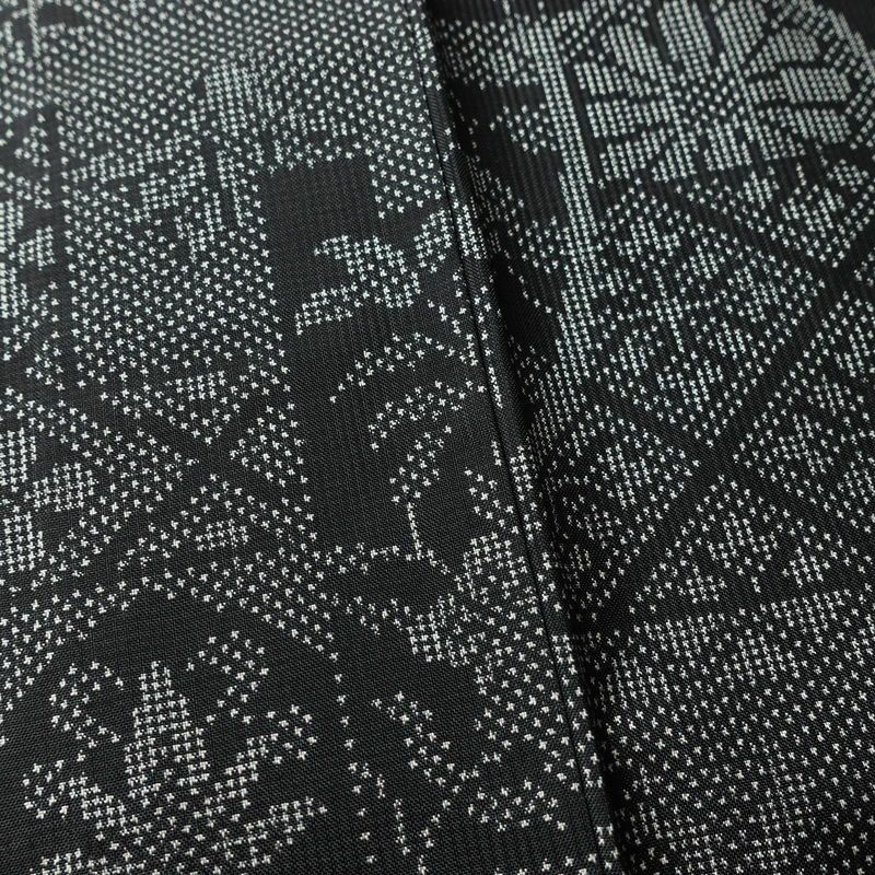 紬 正絹 木の葉・植物柄 袷仕立て 身丈155.5cm 裄丈63.5cm リサイクル着物 着物 黒_画像11