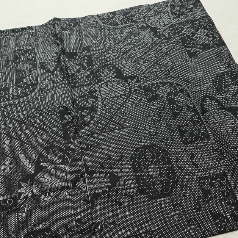 紬 正絹 木の葉・植物柄 袷仕立て 身丈155.5cm 裄丈63.5cm リサイクル着物 着物 黒_画像14