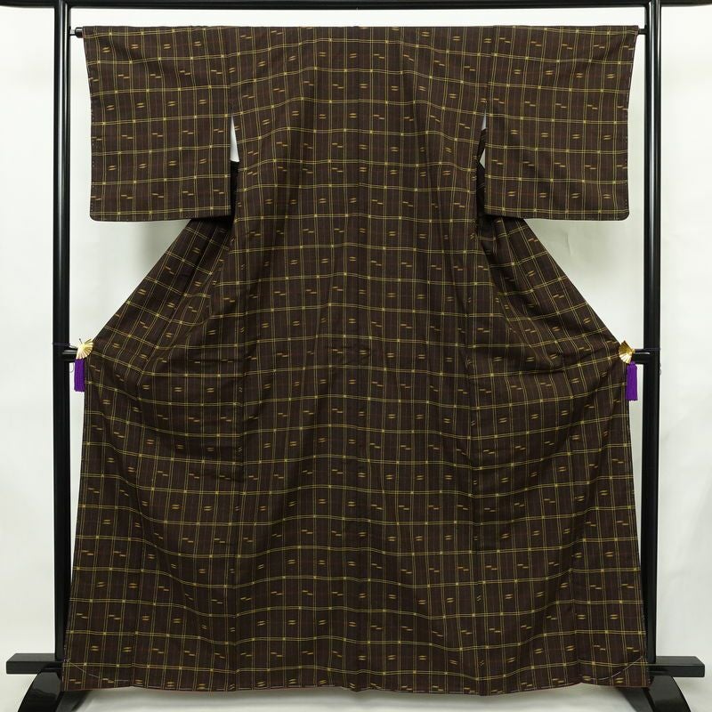 紬 しつけ糸付き 正絹 チェック・格子柄 袷仕立て 身丈163cm 裄丈65.5cm リサイクル着物 着物 カジュアル 茶_画像1