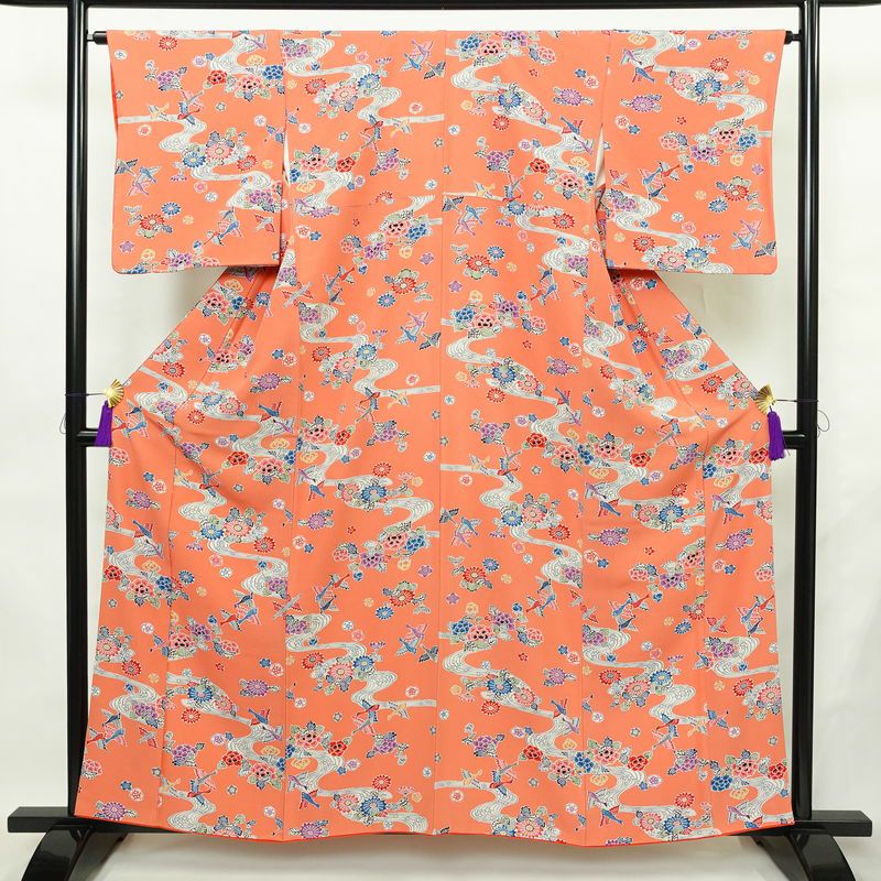 小紋 縮緬 正絹 花柄 袷仕立て 身丈158.5cm 裄丈63.5cm リサイクル着物 着物 サーモンピンク ピンク_画像1