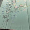 訪問着 落款入り 友禅 縮緬 一つ紋付き 正絹 花柄 袷仕立て 身丈161.5cm 裄丈65cm リサイクル着物 着物 入学式 卒業式 七五三 お宮参り フォーマル 上品 ブルーグリーン 緑・うぐいす色_画像4