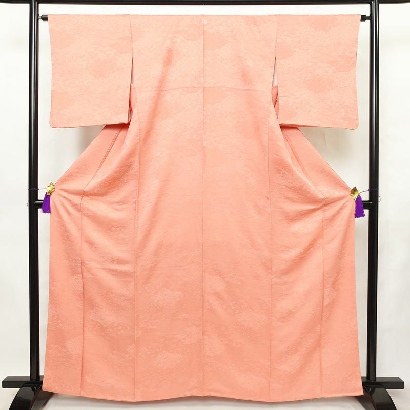 色無地 一つ紋付き 正絹 木の葉・植物柄 袷仕立て 身丈163cm 裄丈64.5cm リサイクル着物 着物 お茶会 フォーマル ピンク_画像1