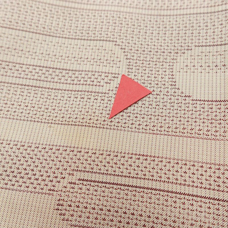 大島紬 都喜ヱ門 手絣 証紙あり 正絹 古典柄 袷仕立て 身丈154cm 裄丈62.5cm リサイクル着物 一部しつけ糸付き 着物 ベージュピンク ピンク_画像15