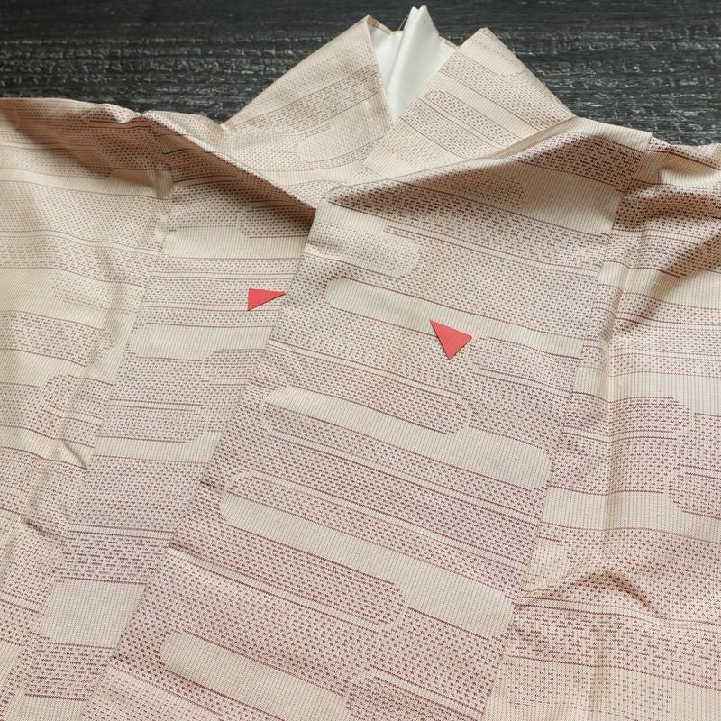 大島紬 都喜ヱ門 手絣 証紙あり 正絹 古典柄 袷仕立て 身丈154cm 裄丈62.5cm リサイクル着物 一部しつけ糸付き 着物 ベージュピンク ピンク_画像16