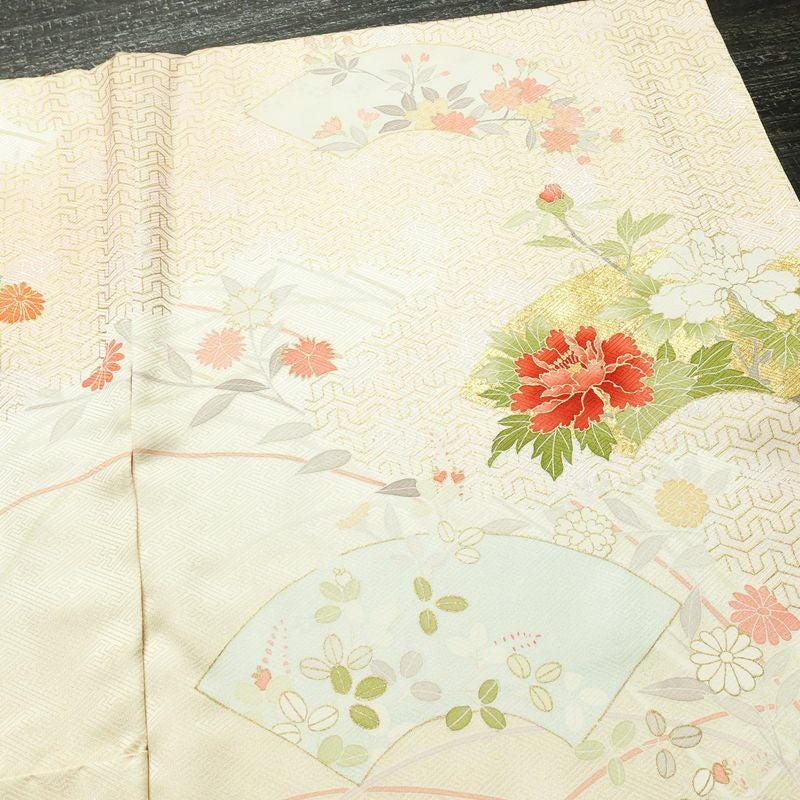 訪問着 良品 金駒刺繍 綸子 正絹 古典柄 袷仕立て 身丈163cm 裄丈66.5cm リサイクル着物 着物 箔 共八掛 金彩 入学式 卒業式 七五三 お宮参り フォーマル 菊 クリーム_画像13