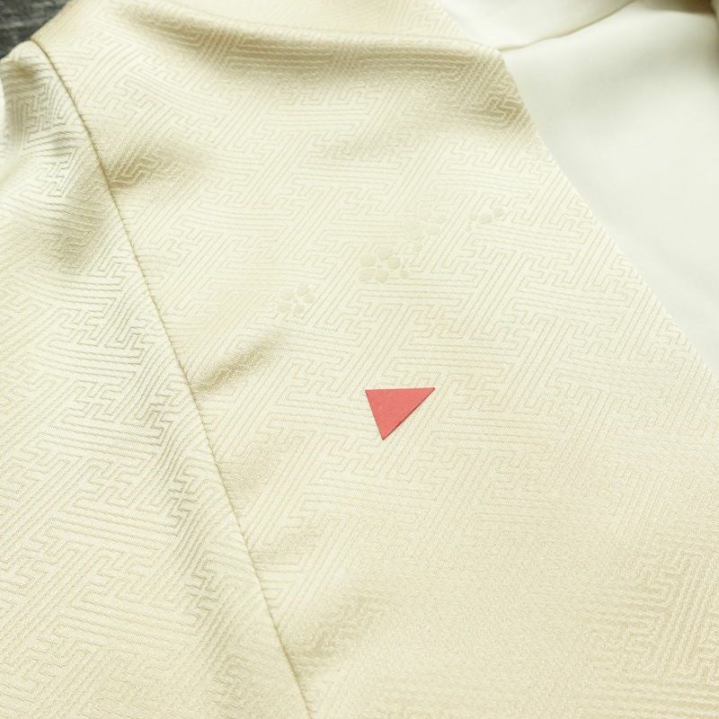 訪問着 良品 金駒刺繍 綸子 正絹 古典柄 袷仕立て 身丈163cm 裄丈66.5cm リサイクル着物 着物 箔 共八掛 金彩 入学式 卒業式 七五三 お宮参り フォーマル 菊 クリーム_画像19