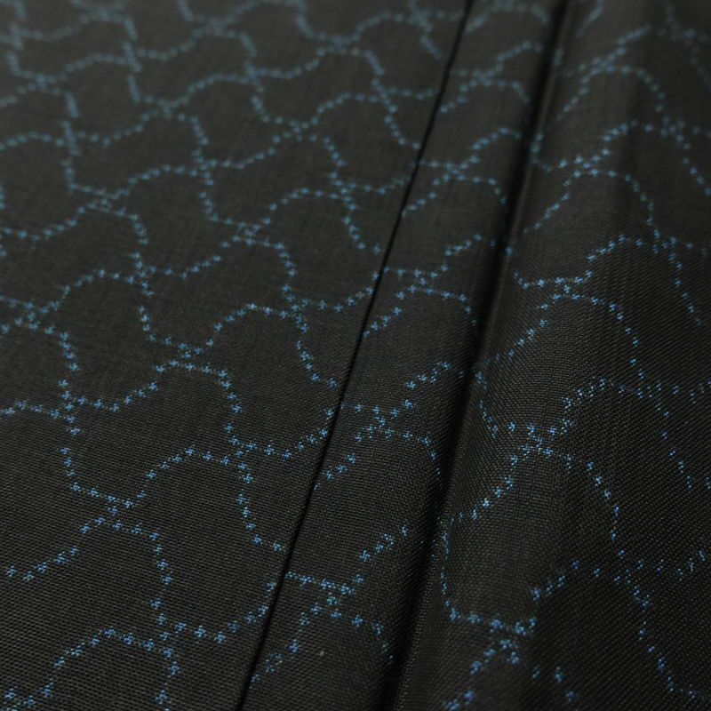 大島紬 古代染色 純泥染 証紙あり 正絹 古典柄 袷仕立て 身丈151cm 裄丈61.5cm リサイクル着物 着物 モダン 黒_画像8