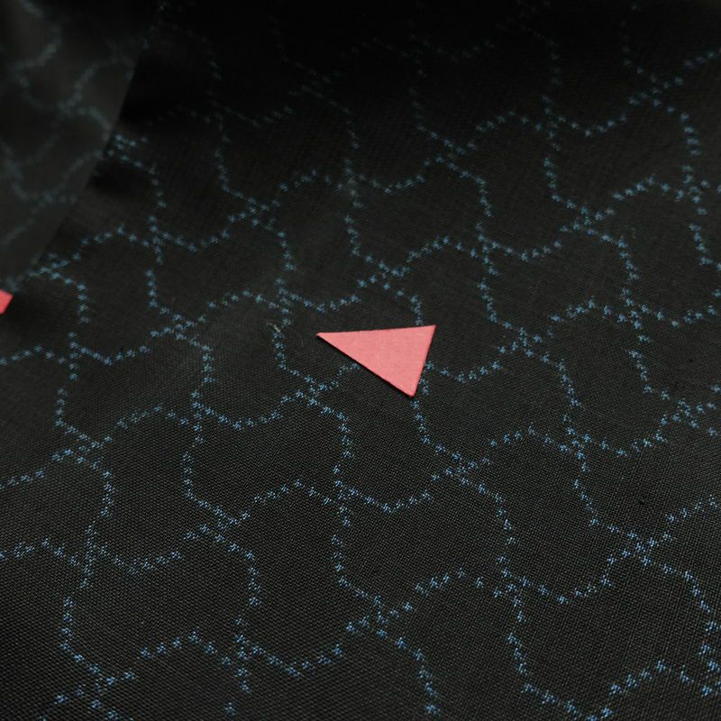 大島紬 古代染色 純泥染 証紙あり 正絹 古典柄 袷仕立て 身丈151cm 裄丈61.5cm リサイクル着物 着物 モダン 黒_画像14