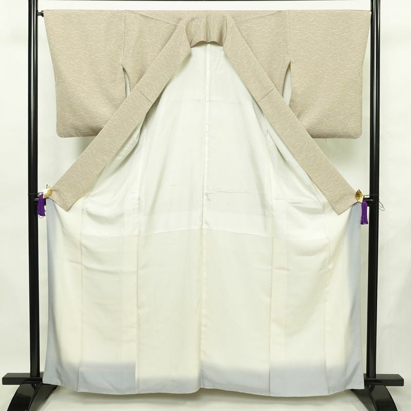 小紋 縮緬 正絹 木の葉・植物柄 袷仕立て 身丈161.5cm 裄丈66cm リサイクル着物 着物 ベージュ_画像3