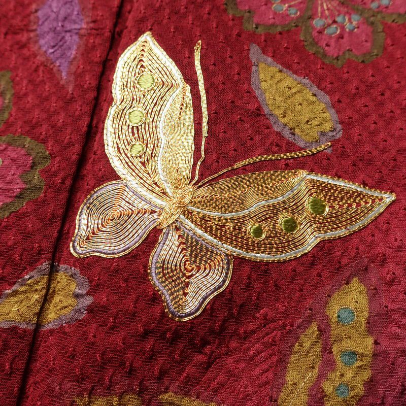 振袖 絞り 金駒刺繍 正絹 蝶・昆虫柄 袷仕立て 身丈167cm 裄丈69cm リサイクル着物 着物 金彩 成人式 二十歳 二十歳の集い フォーマル 紫・藤色_画像7