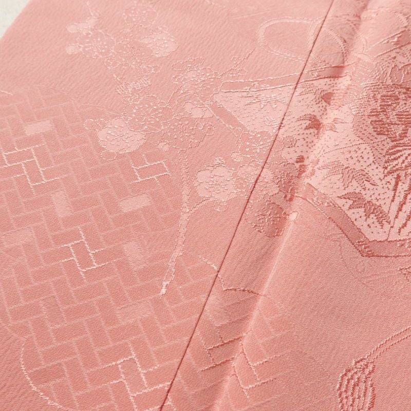 付け下げ 美品 しつけ糸付き 色無地絵羽付下 正絹 古典柄 袷仕立て 身丈154cm 裄丈63.5cm リサイクル着物 着物 入学式 卒業式 七五三 お宮参り フォーマル シンプル ピンク_画像11