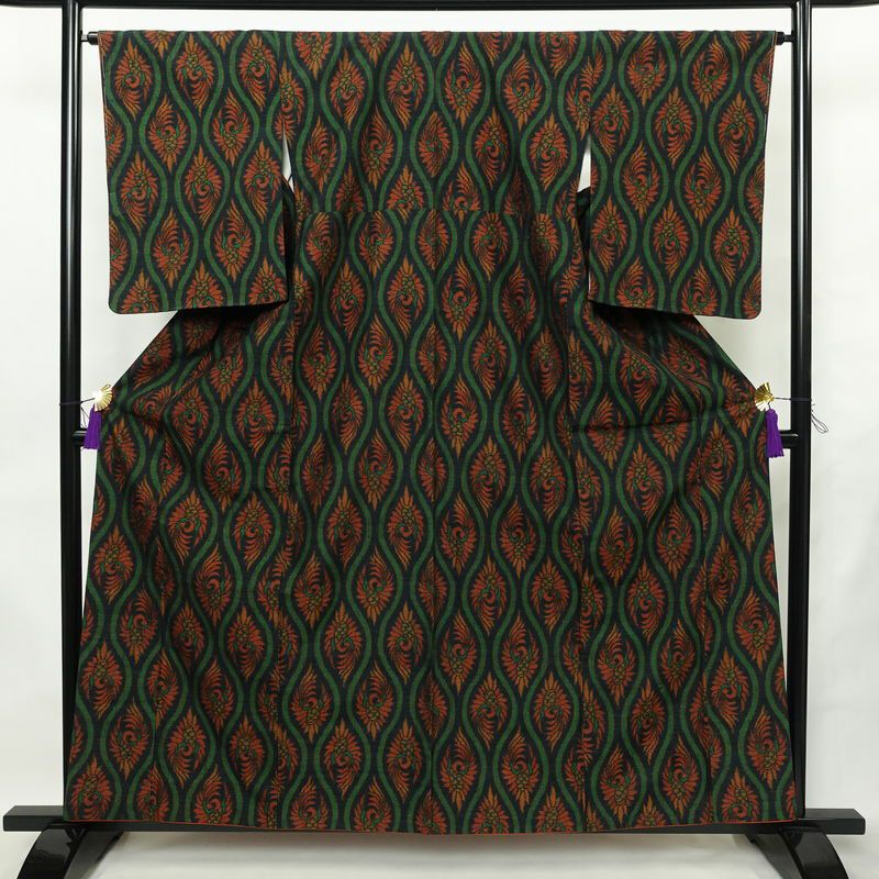 紬 バチ衿仕立て 正絹 古典柄 袷仕立て 身丈159.5cm 裄丈65cm リサイクル着物 一部しつけ糸付き 着物 青・紺_画像1