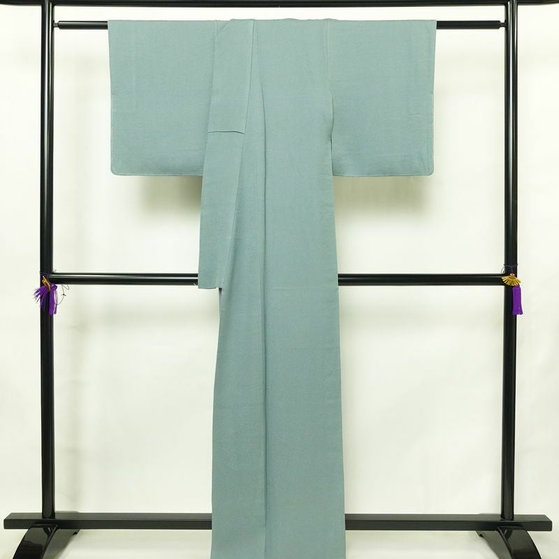 色無地 良品 毎田仁郎 落款入り 一つ紋付き 正絹 木の葉・植物柄 袷仕立て 身丈163cm 裄丈63cm リサイクル着物 一部しつけ糸付き 着物 入学式 卒業式 お茶会 七五三 お宮参り フォーマル 青・紺_画像2