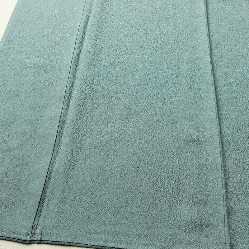 色無地 良品 毎田仁郎 落款入り 一つ紋付き 正絹 木の葉・植物柄 袷仕立て 身丈163cm 裄丈63cm リサイクル着物 一部しつけ糸付き 着物 入学式 卒業式 お茶会 七五三 お宮参り フォーマル 青・紺_画像4