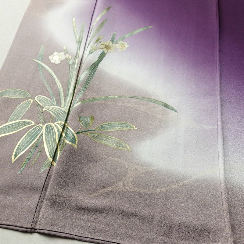 付け下げ 良品 落款入り 正絹 花柄 袷仕立て 身丈166.5cm 裄丈66.5cm リサイクル着物 着物 箔 金彩 入学式 卒業式 七五三 お宮参り フォーマル シンプル 水仙 紫・藤色_画像4