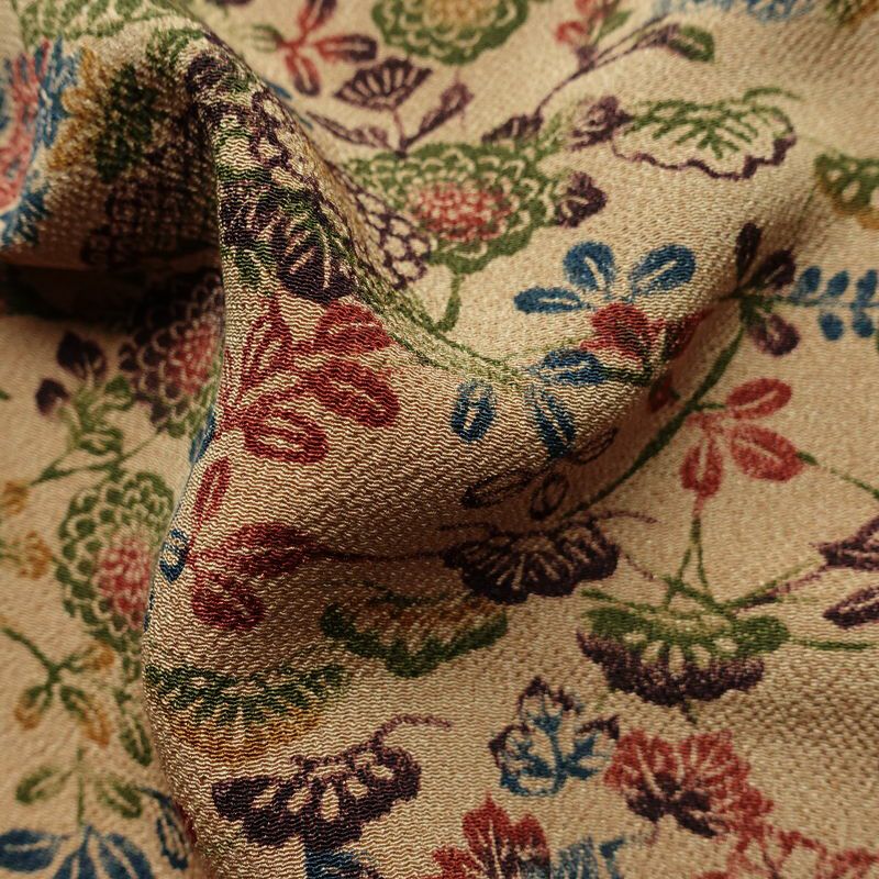 小紋 縮緬 正絹 古典柄 袷仕立て 身丈159cm 裄丈63cm リサイクル着物 一部しつけ糸付き 着物 松 菊 ベージュ_画像21