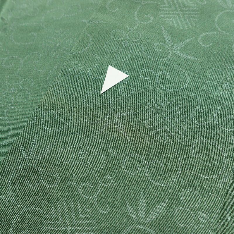 単衣 色無地 しつけ糸付き 一つ紋付き 正絹 古典柄 単衣仕立て 身丈158cm 裄丈63cm リサイクル着物 着物 緑・うぐいす色_画像16