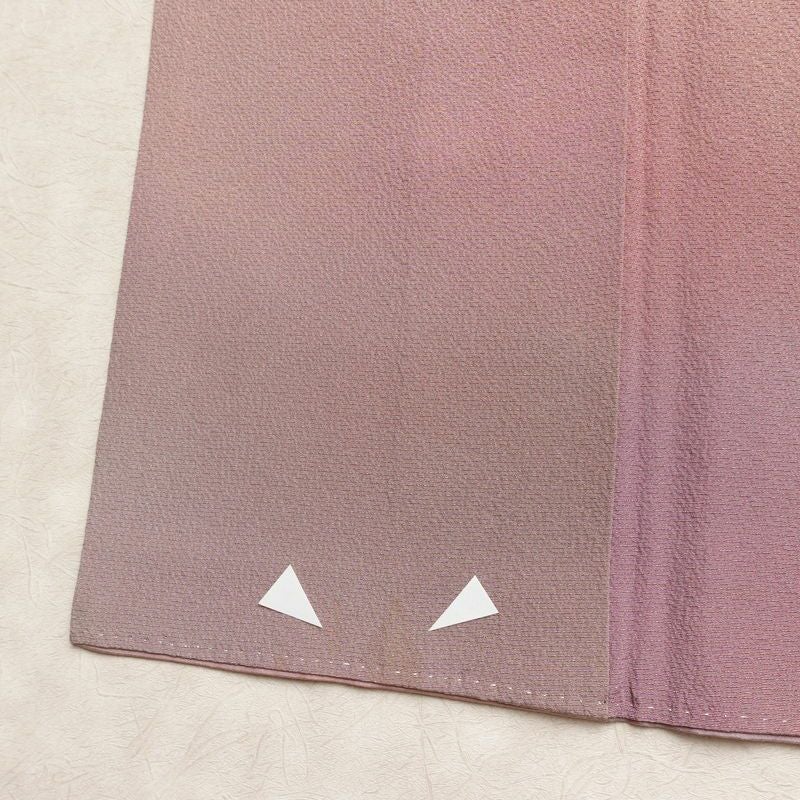 小紋 斉藤三才 落款入り 縮緬 一つ紋付き 正絹 その他の柄 袷仕立て 身丈155cm 裄丈64cm リサイクル着物 着物 紫・藤色_画像11