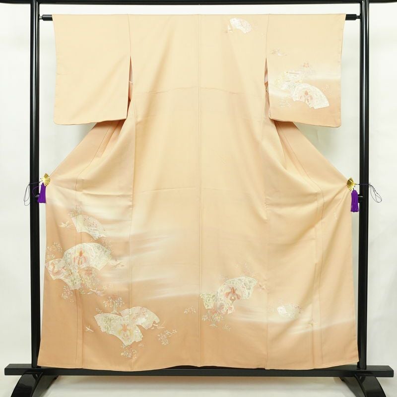 付け下げ 良品 スワトウ刺繍 蘇州刺繍 正絹 古典柄 袷仕立て 身丈156cm 裄丈62cm リサイクル着物 一部しつけ糸付き 着物 刺繍 入学式 卒業式 七五三 パーティー お宮参り フォーマル 上品 ベージュ_画像1