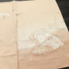 付け下げ 良品 スワトウ刺繍 蘇州刺繍 正絹 古典柄 袷仕立て 身丈156cm 裄丈62cm リサイクル着物 一部しつけ糸付き 着物 刺繍 入学式 卒業式 七五三 パーティー お宮参り フォーマル 上品 ベージュ_画像15