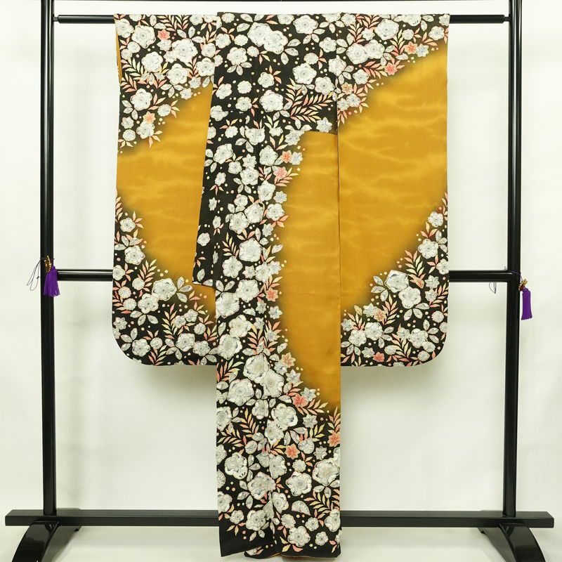 振袖 良品 落款入り 絞り 正絹 花柄 袷仕立て 身丈160cm 裄丈66cm リサイクル着物 着物 金彩 成人式 二十歳 二十歳の集い フォーマル 黄・黄土色_画像2