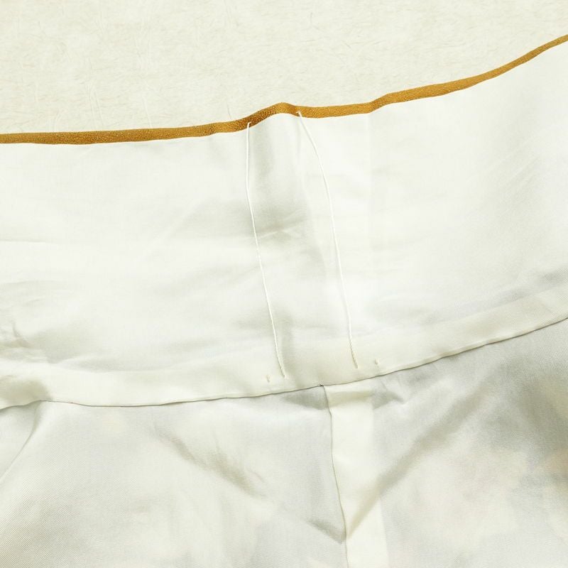 振袖 良品 落款入り 絞り 正絹 花柄 袷仕立て 身丈160cm 裄丈66cm リサイクル着物 着物 金彩 成人式 二十歳 二十歳の集い フォーマル 黄・黄土色_画像20