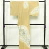 付け下げ 落款入り しつけ糸付き 一つ紋付き 正絹 花柄 袷仕立て 身丈162cm 裄丈63cm リサイクル着物 着物 洒落 紬地 ベージュ_画像2