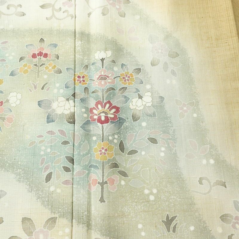 付け下げ 落款入り しつけ糸付き 一つ紋付き 正絹 花柄 袷仕立て 身丈162cm 裄丈63cm リサイクル着物 着物 洒落 紬地 ベージュ_画像6