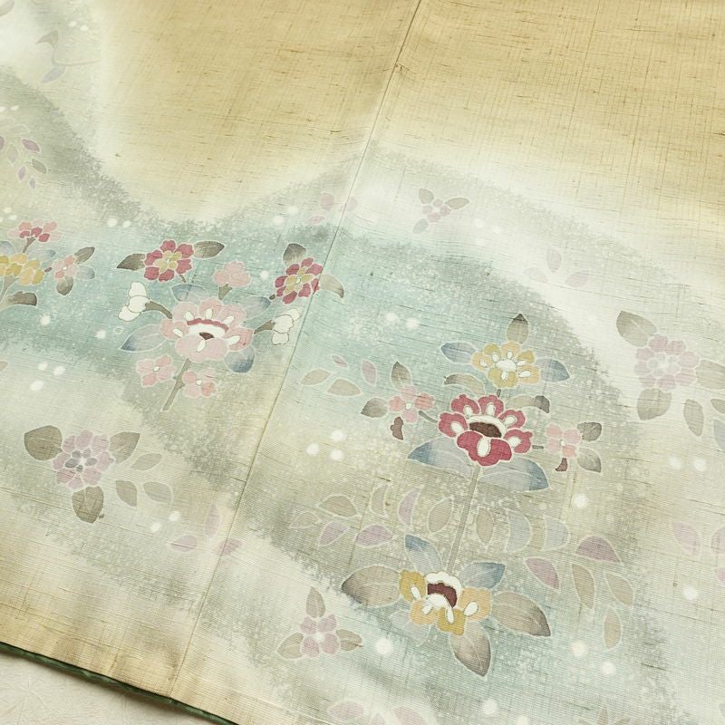 付け下げ 落款入り しつけ糸付き 一つ紋付き 正絹 花柄 袷仕立て 身丈162cm 裄丈63cm リサイクル着物 着物 洒落 紬地 ベージュ_画像13