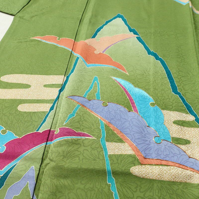 振袖 金駒刺繍 正絹 古典柄 袷仕立て 身丈166cm 裄丈65.5cm リサイクル着物 着物 刺繍 共八掛 金彩 成人式 二十歳 二十歳の集い 緑・うぐいす色_画像5