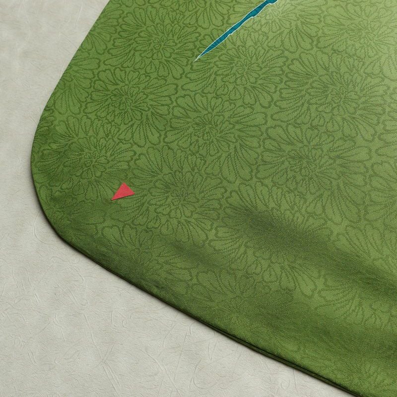 振袖 金駒刺繍 正絹 古典柄 袷仕立て 身丈166cm 裄丈65.5cm リサイクル着物 着物 刺繍 共八掛 金彩 成人式 二十歳 二十歳の集い 緑・うぐいす色_画像14