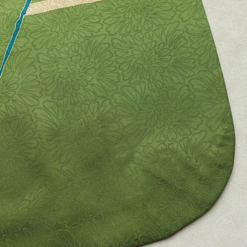 振袖 金駒刺繍 正絹 古典柄 袷仕立て 身丈166cm 裄丈65.5cm リサイクル着物 着物 刺繍 共八掛 金彩 成人式 二十歳 二十歳の集い 緑・うぐいす色_画像18