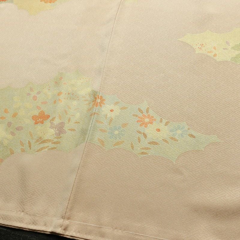訪問着 良品 金駒刺繍 しつけ糸付き 一つ紋付き 正絹 花柄 袷仕立て 身丈165cm 裄丈66.5cm リサイクル着物 着物 箔 入学式 卒業式 七五三 お宮参り フォーマル ベージュ_画像11