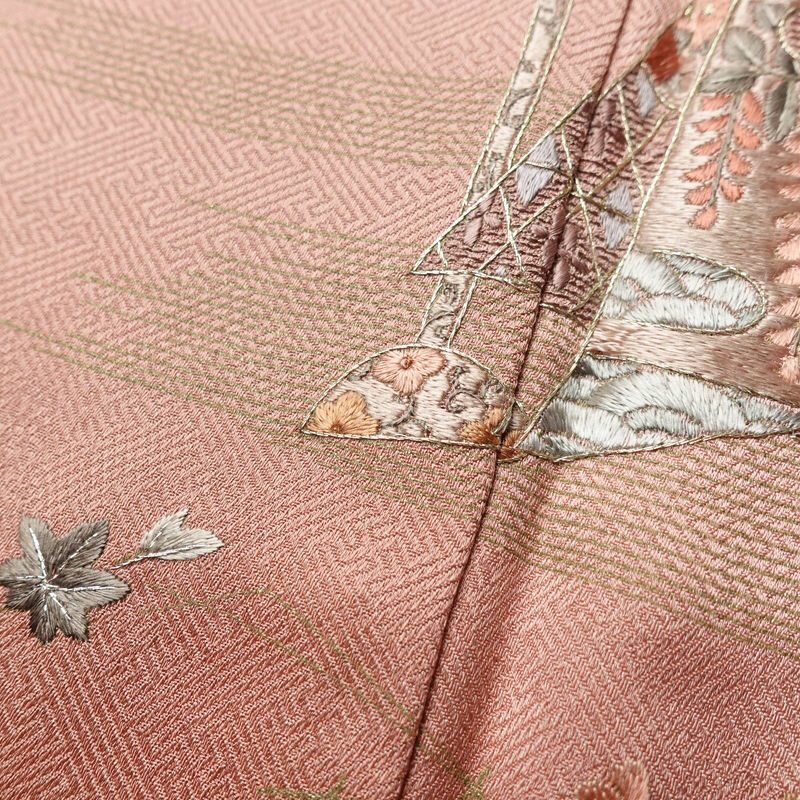 付け下げ 一つ紋付き 正絹 古典柄 袷仕立て 身丈162cm 裄丈67cm リサイクル着物 着物 刺繍 金彩 入学式 卒業式 七五三 お宮参り フォーマル ピンク_画像10