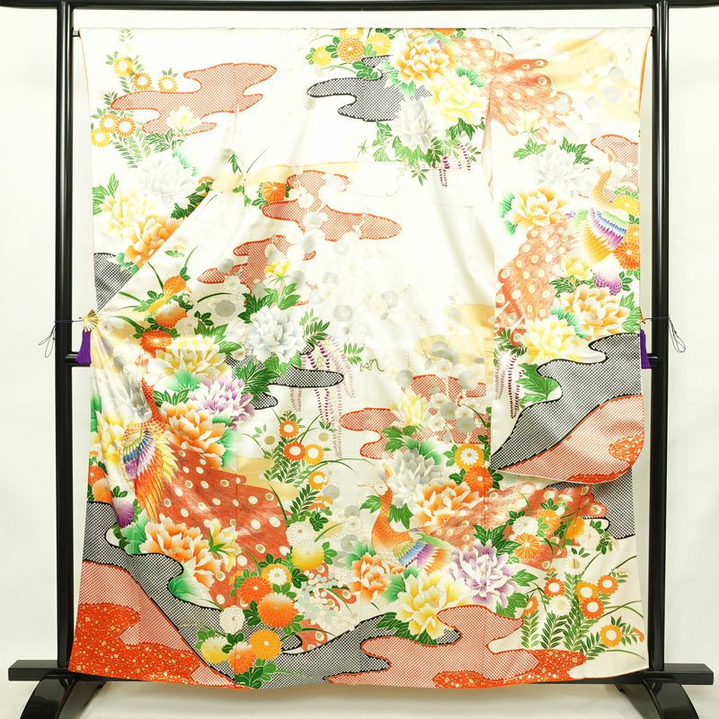 振袖 金駒刺繍 正絹 古典柄 袷仕立て 身丈160cm 裄丈66cm リサイクル着物 着物 孔雀 刺繍 箔 白_画像1