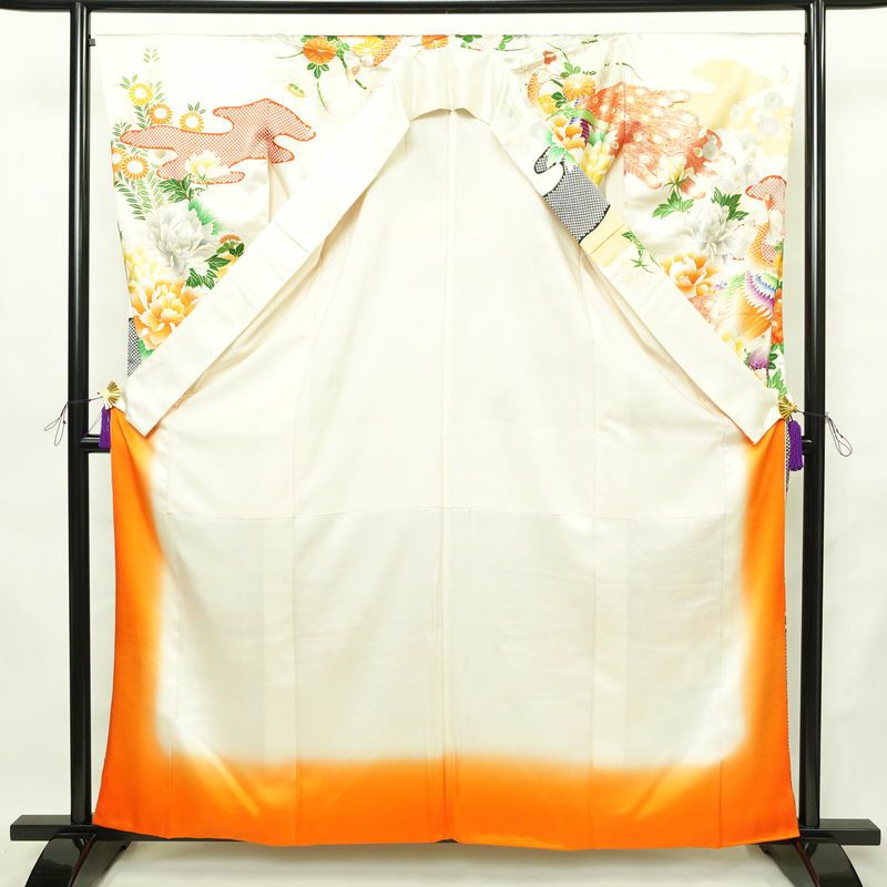 振袖 金駒刺繍 正絹 古典柄 袷仕立て 身丈160cm 裄丈66cm リサイクル着物 着物 孔雀 刺繍 箔 白_画像3