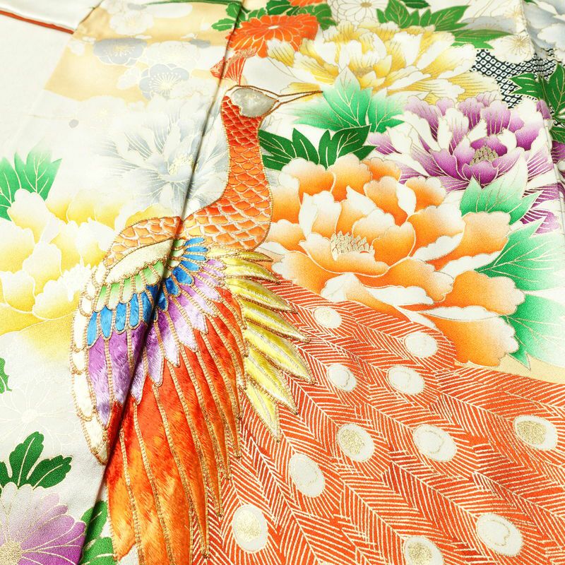 振袖 金駒刺繍 正絹 古典柄 袷仕立て 身丈160cm 裄丈66cm リサイクル着物 着物 孔雀 刺繍 箔 白_画像5
