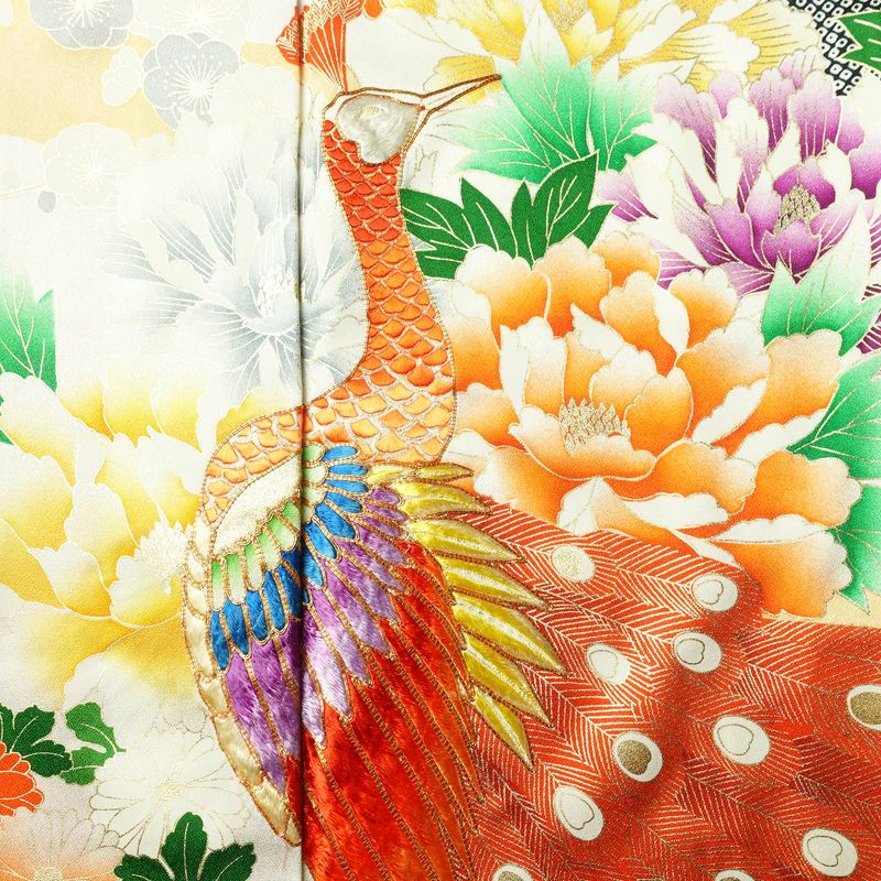 振袖 金駒刺繍 正絹 古典柄 袷仕立て 身丈160cm 裄丈66cm リサイクル着物 着物 孔雀 刺繍 箔 白_画像6