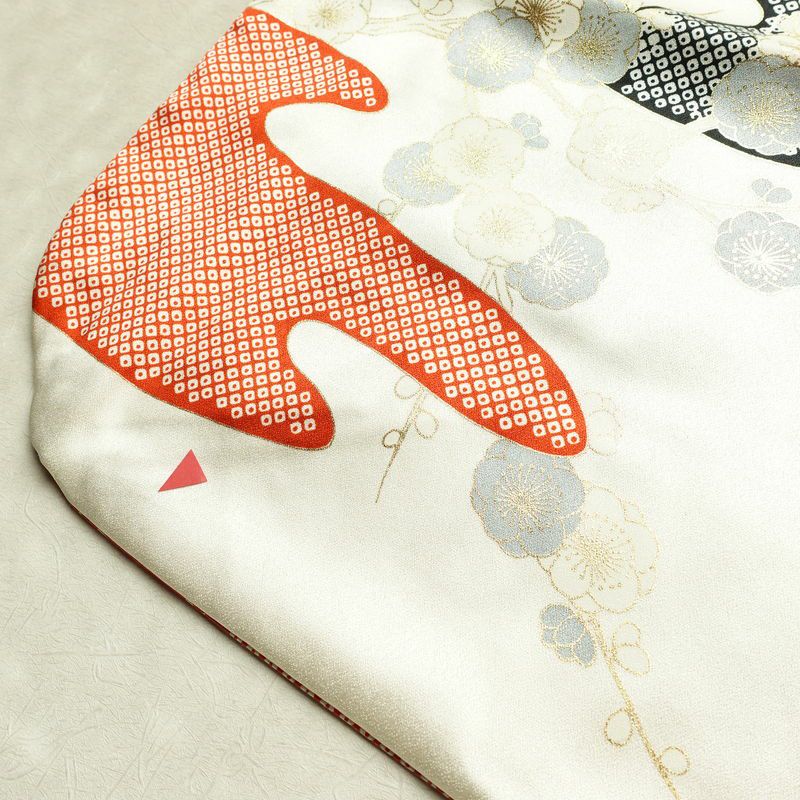 振袖 金駒刺繍 正絹 古典柄 袷仕立て 身丈160cm 裄丈66cm リサイクル着物 着物 孔雀 刺繍 箔 白_画像13