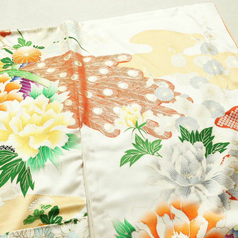 振袖 金駒刺繍 正絹 古典柄 袷仕立て 身丈160cm 裄丈66cm リサイクル着物 着物 孔雀 刺繍 箔 白_画像14