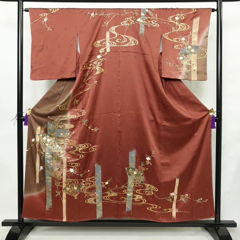 訪問着 しつけ糸付き 綸子 正絹 古典柄 袷仕立て 身丈156cm 裄丈64.5cm リサイクル着物 着物 箔 入学式 卒業式 結婚式 七五三 お宮参り フォーマル 小豆・エンジ_画像1