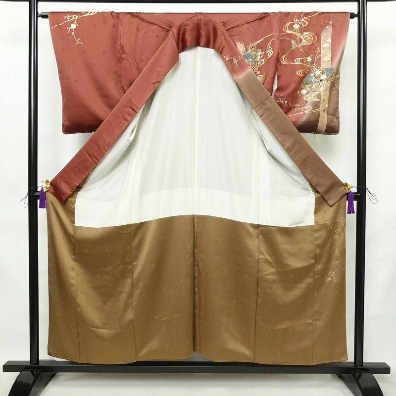 訪問着 しつけ糸付き 綸子 正絹 古典柄 袷仕立て 身丈156cm 裄丈64.5cm リサイクル着物 着物 箔 入学式 卒業式 結婚式 七五三 お宮参り フォーマル 小豆・エンジ_画像3