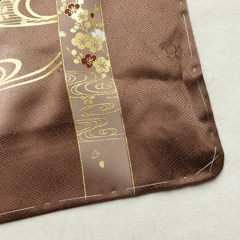 訪問着 しつけ糸付き 綸子 正絹 古典柄 袷仕立て 身丈156cm 裄丈64.5cm リサイクル着物 着物 箔 入学式 卒業式 結婚式 七五三 お宮参り フォーマル 小豆・エンジ_画像17