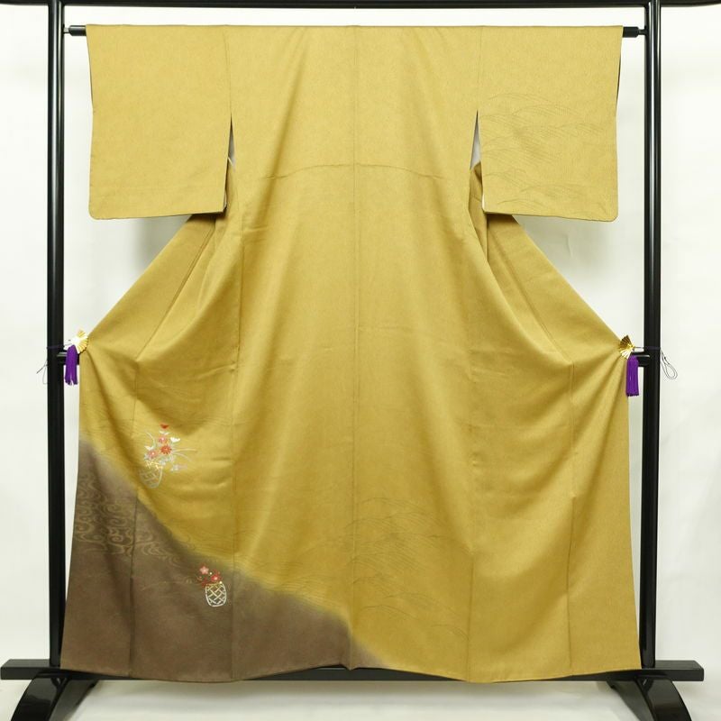 訪問着 正絹 木の葉・植物柄 袷仕立て 身丈157.5cm 裄丈63cm リサイクル着物 着物 刺繍 箔 入学式 卒業式 七五三 お宮参り フォーマル 黄・黄土色_画像1