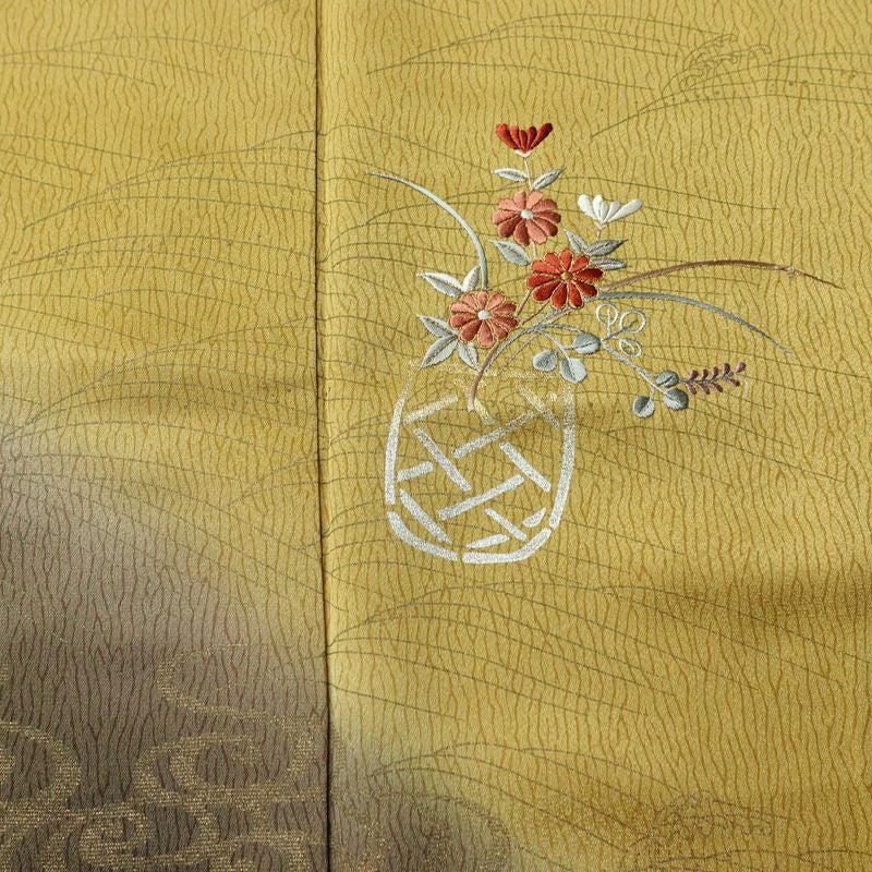 訪問着 正絹 木の葉・植物柄 袷仕立て 身丈157.5cm 裄丈63cm リサイクル着物 着物 刺繍 箔 入学式 卒業式 七五三 お宮参り フォーマル 黄・黄土色_画像6