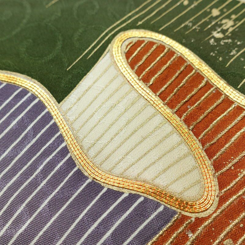 色留袖 落款入り 金駒刺繍 正絹 流水・波柄 袷仕立て 身丈166cm 裄丈69cm リサイクル着物 一部しつけ糸付き 着物 共八掛 フォーマル 緑・うぐいす色_画像7