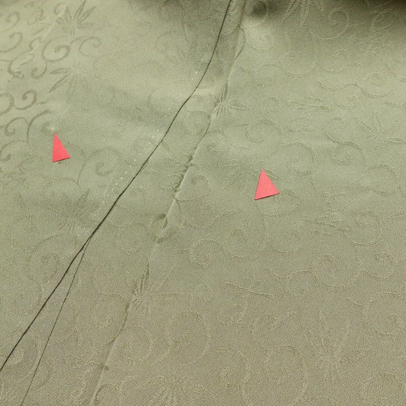 色留袖 落款入り 金駒刺繍 正絹 流水・波柄 袷仕立て 身丈166cm 裄丈69cm リサイクル着物 一部しつけ糸付き 着物 共八掛 フォーマル 緑・うぐいす色_画像18