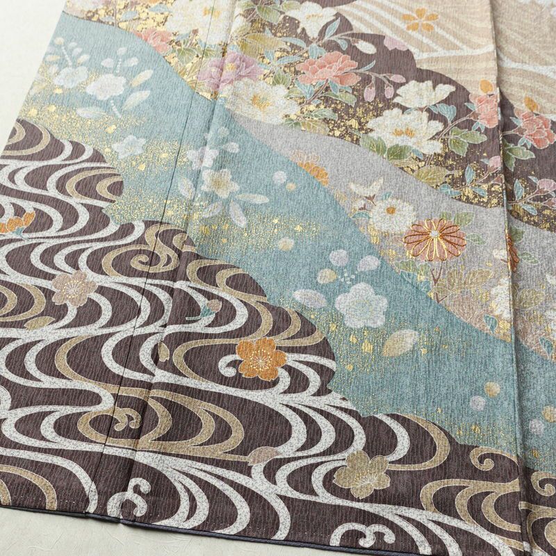 訪問着 良品 金駒刺繍 正絹 花柄 袷仕立て 身丈165.5cm 裄丈69cm リサイクル着物 一部しつけ糸付き 着物 箔 入学式 卒業式 結婚式 七五三 パーティー お宮参り フォーマル 菊 くすみブルー くすみパープル 多色使い_画像4