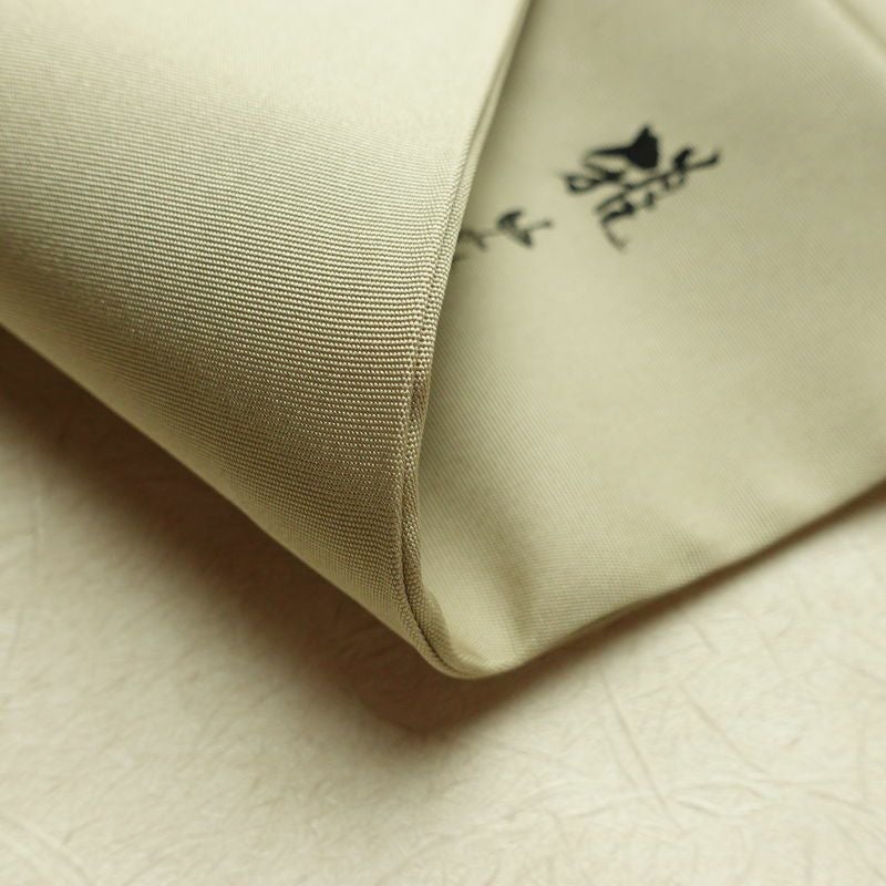 名古屋帯 太鼓柄 良品 雅生 落款入り 正絹 古典柄 名古屋仕立て なごや帯 リサイクル帯 一部しつけ糸付き 帯 金彩 シンプル 緑・うぐいす色_画像11